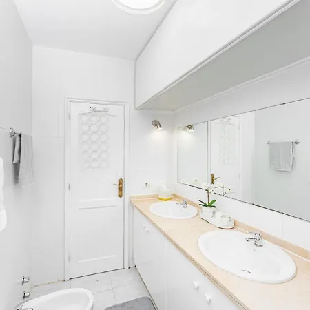 Paradise Sea View Apartamento *