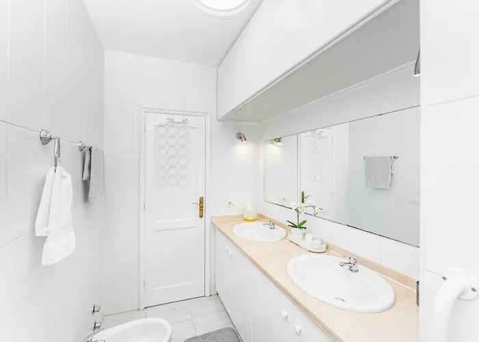 Paradise Sea View Apartament *