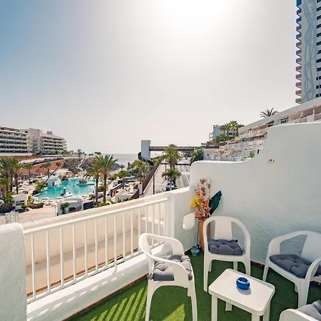 Апартаменты Paradise Sea View *
